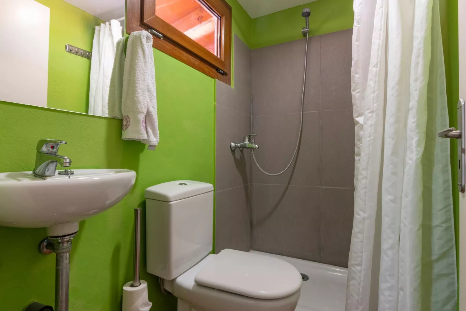 GC0366 Las Mimosas-Badezimmer