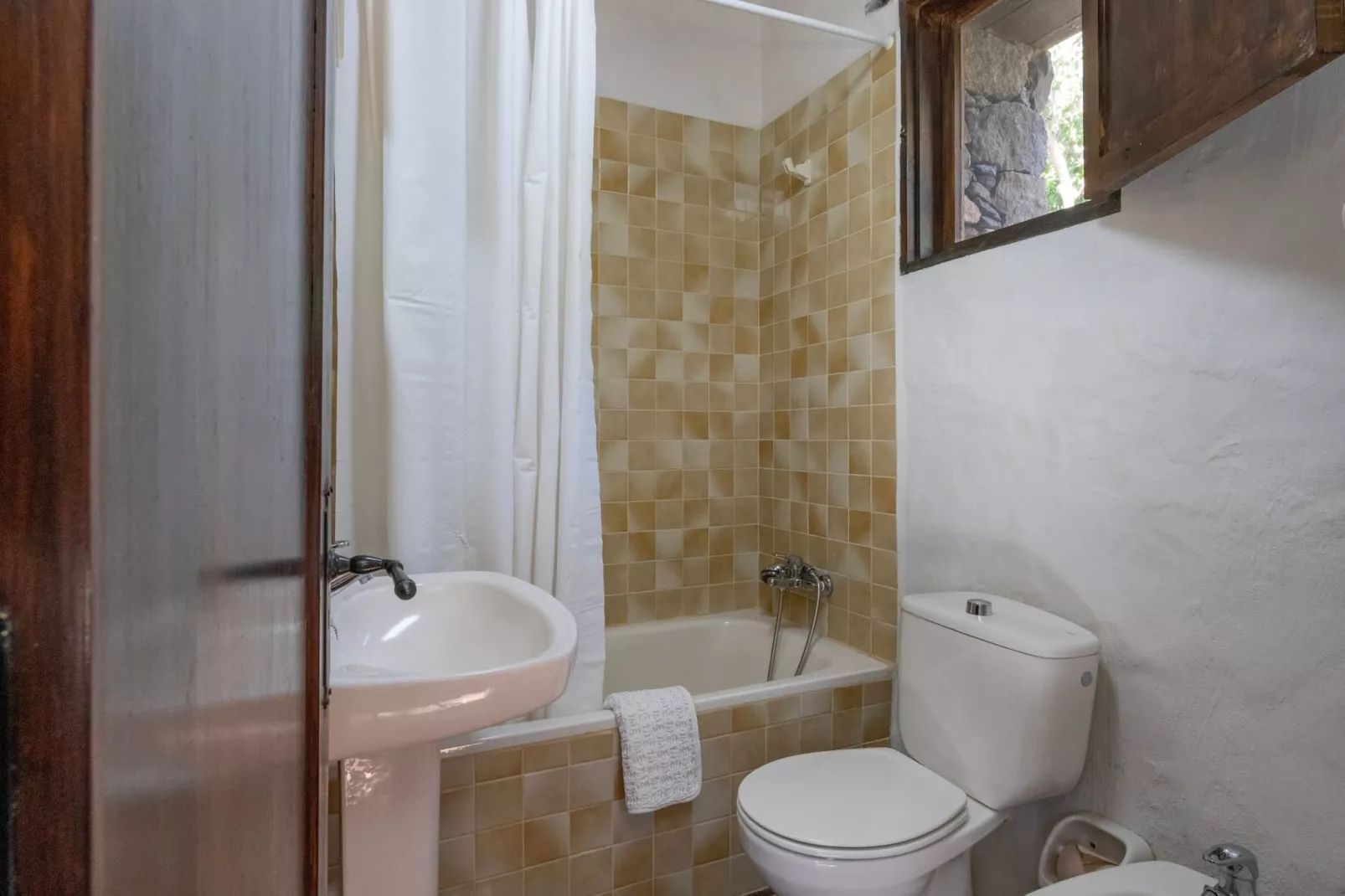 GC0369 Risco Alto-Bathroom