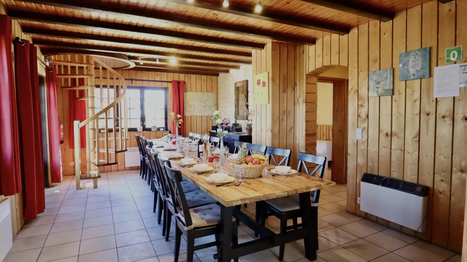 La Pomme de Pin-Dining room