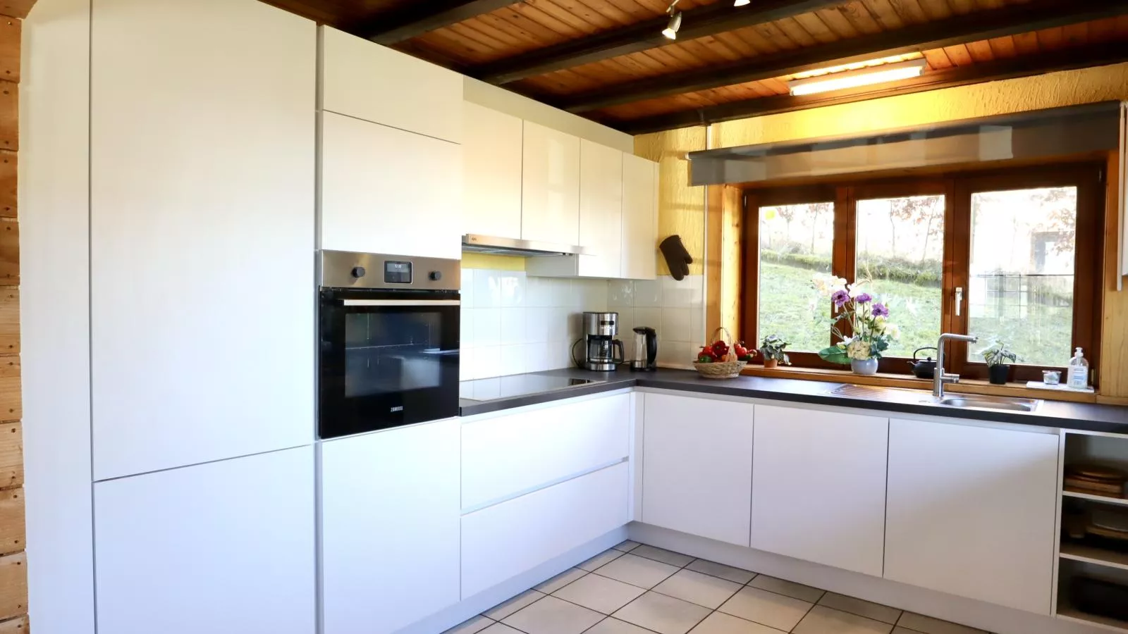 La Pomme de Pin-Kitchen