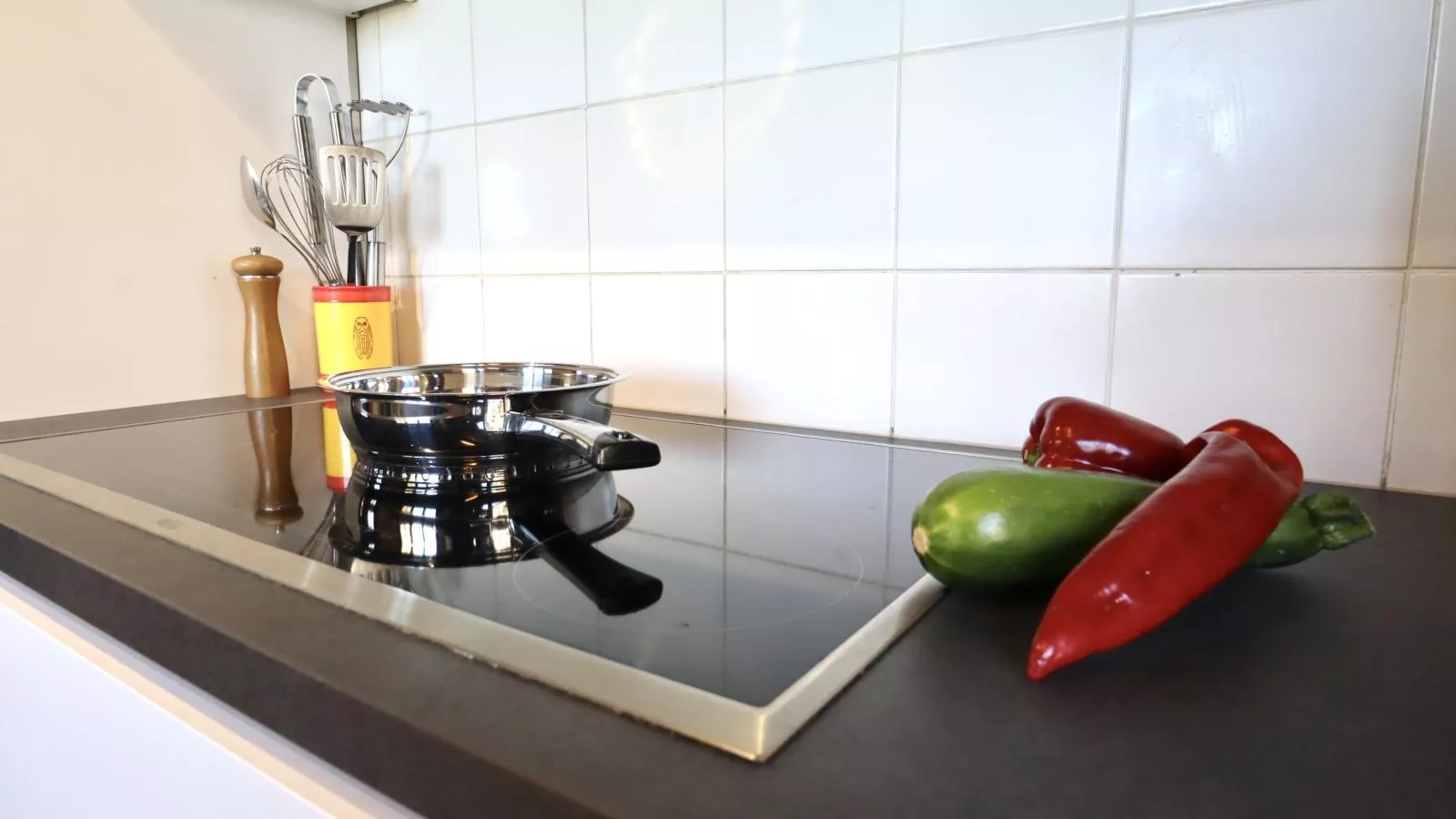 La Pomme de Pin-Kitchen