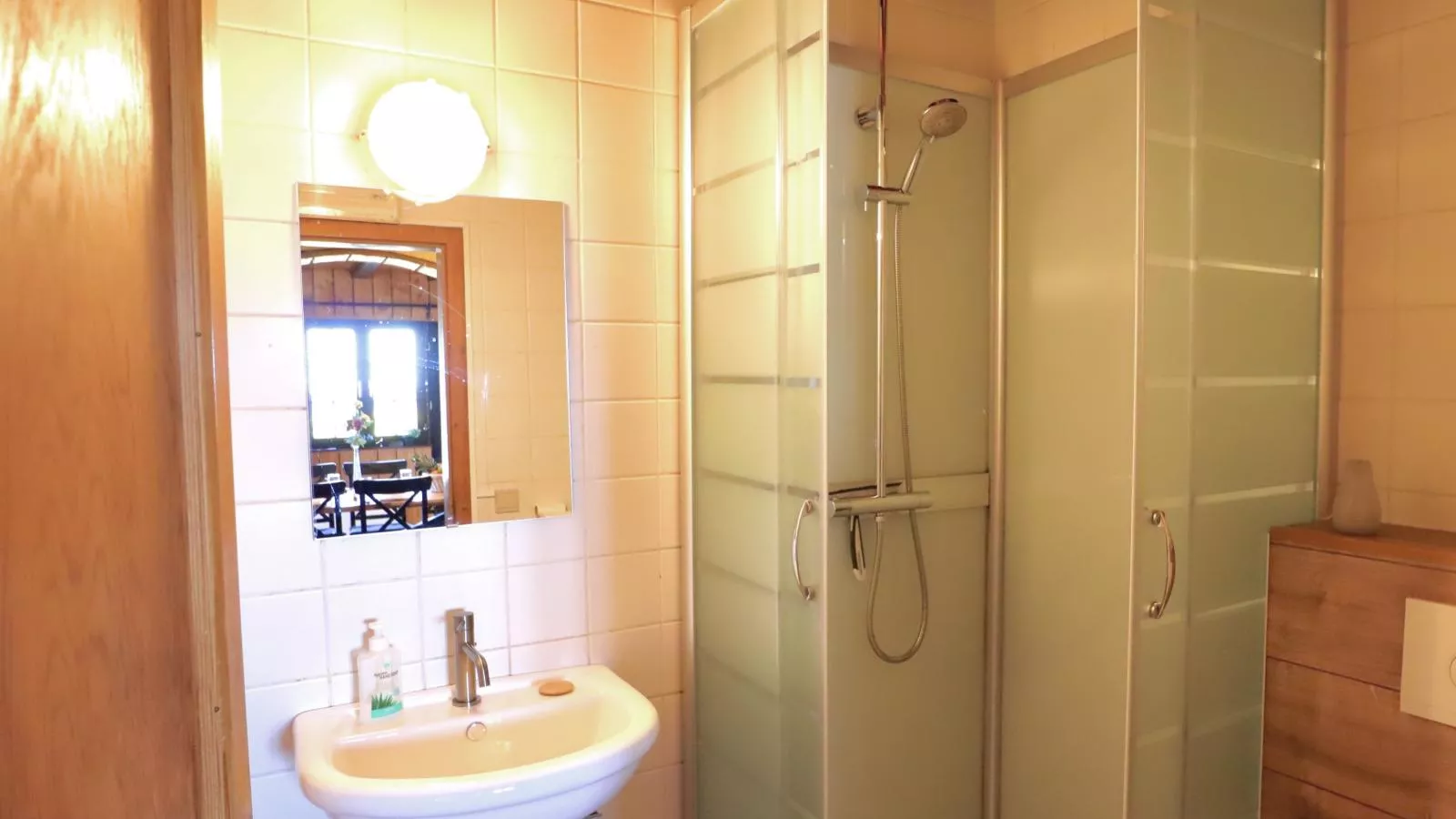 La Pomme de Pin-Bathroom