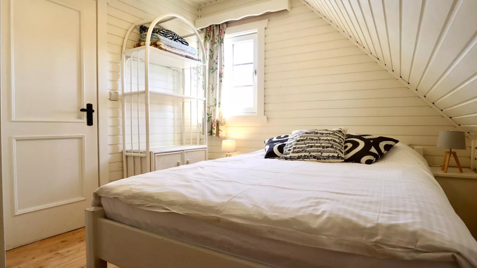La Pomme de Pin-Bedroom