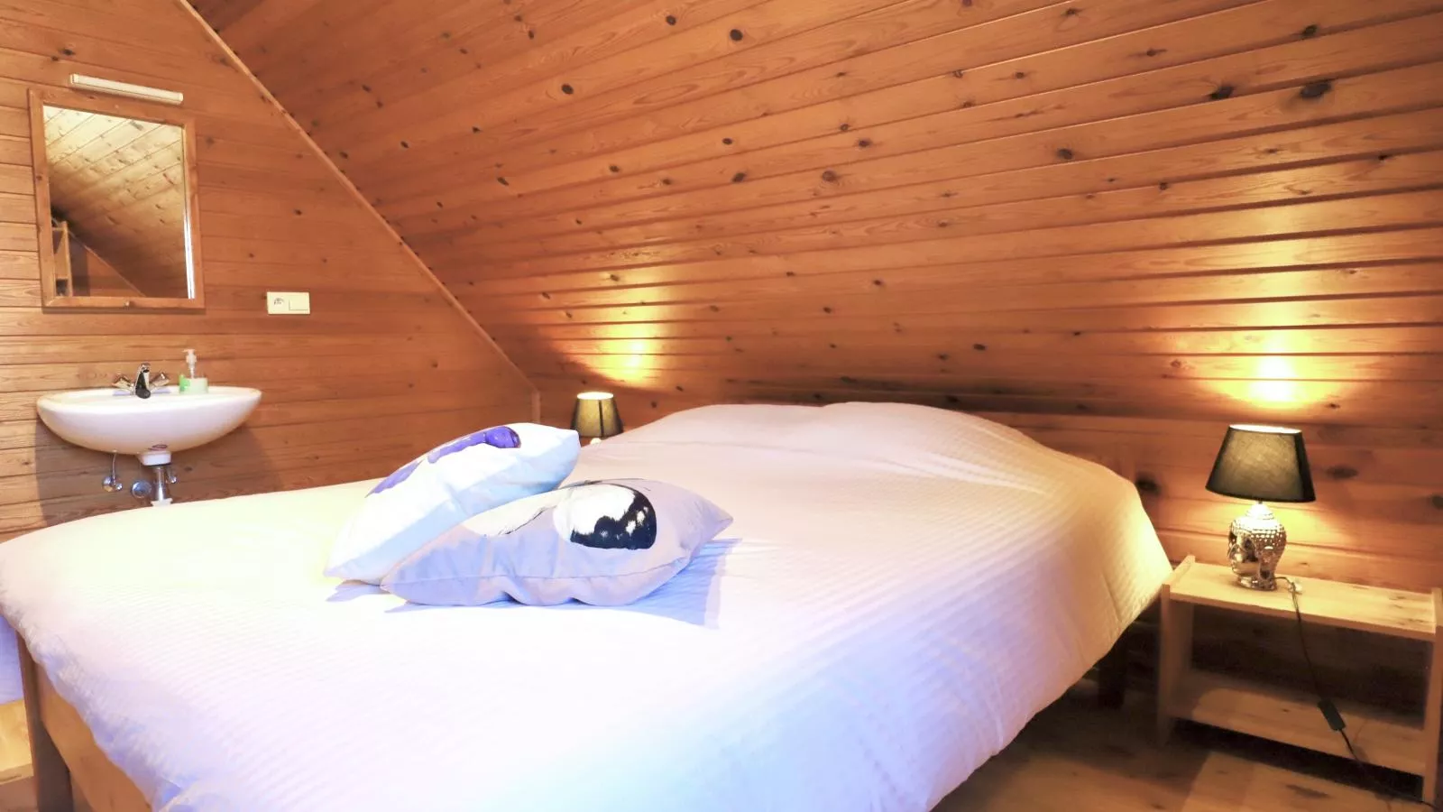 La Pomme de Pin-Bedroom