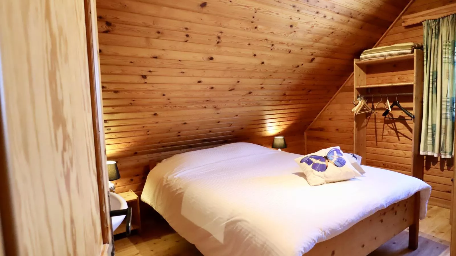 La Pomme de Pin-Bedroom