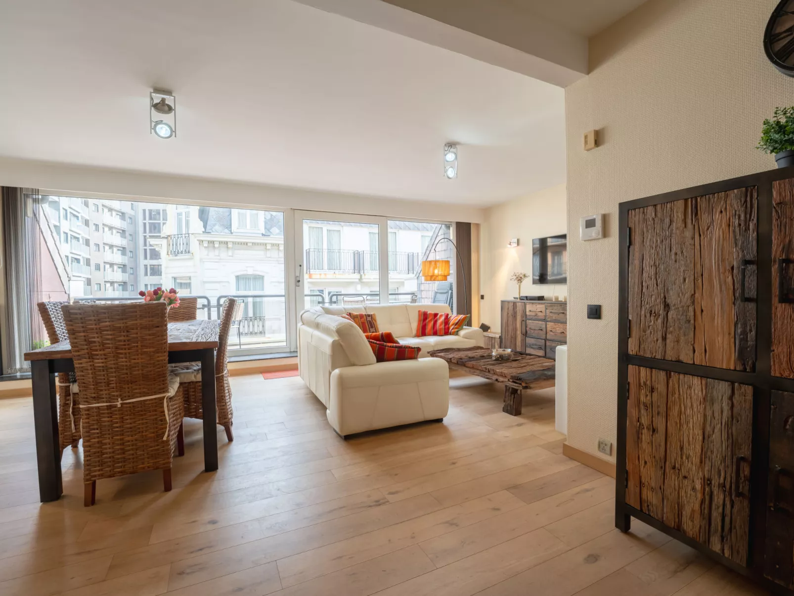 SeaRise with lateral sea view & parking-Inside