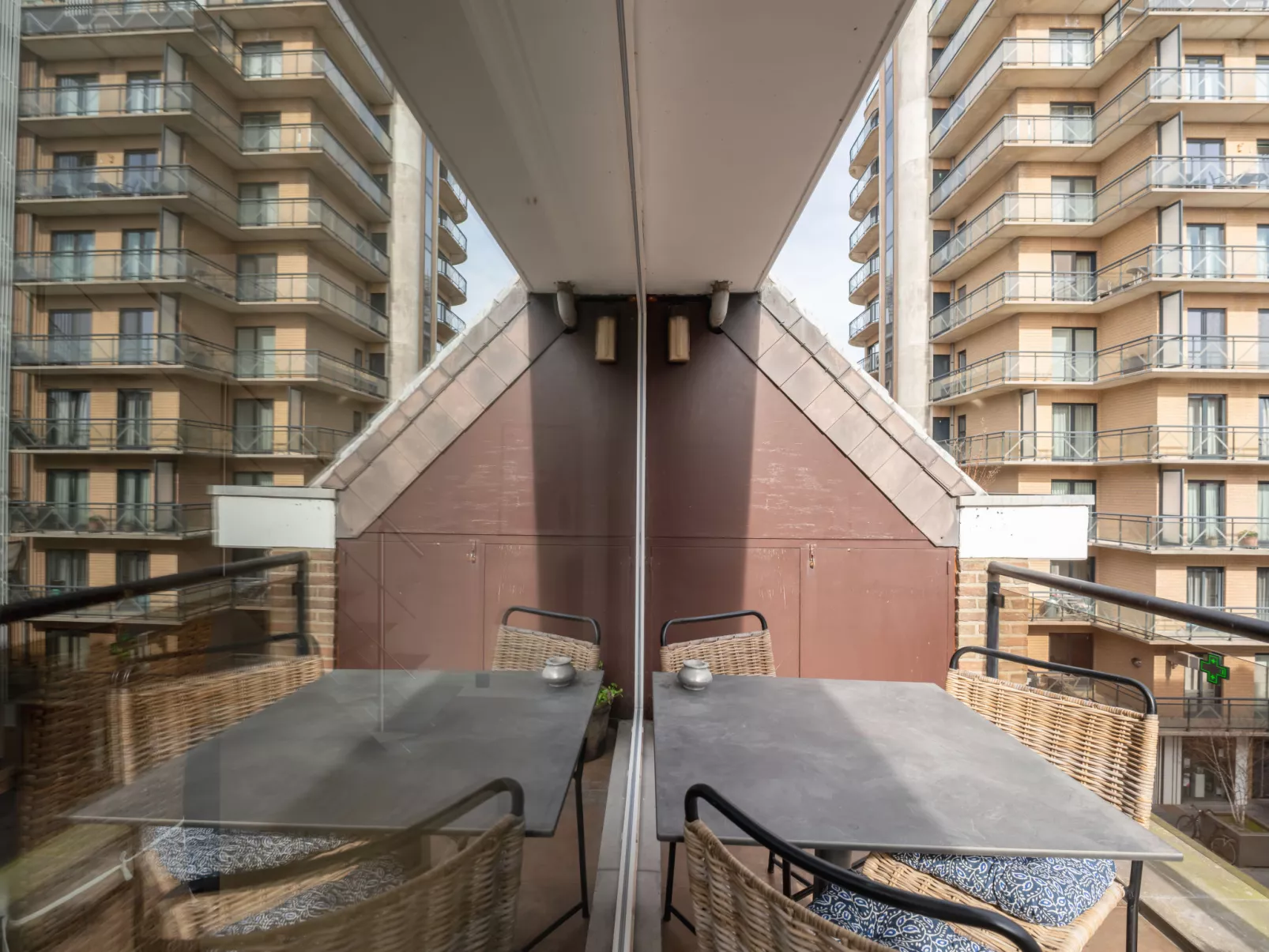 SeaRise with lateral sea view & parking-Outside