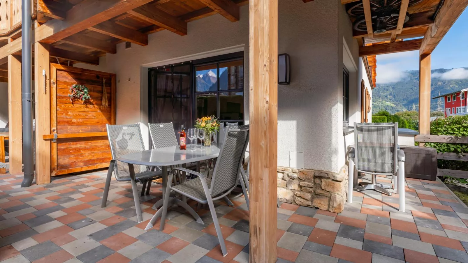 Arieke E10-Terrace balcony