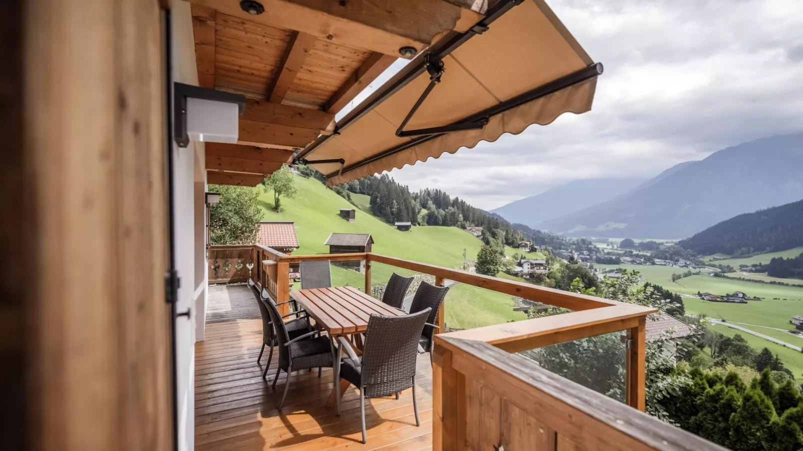 Bella Vista XL-Terrace balcony