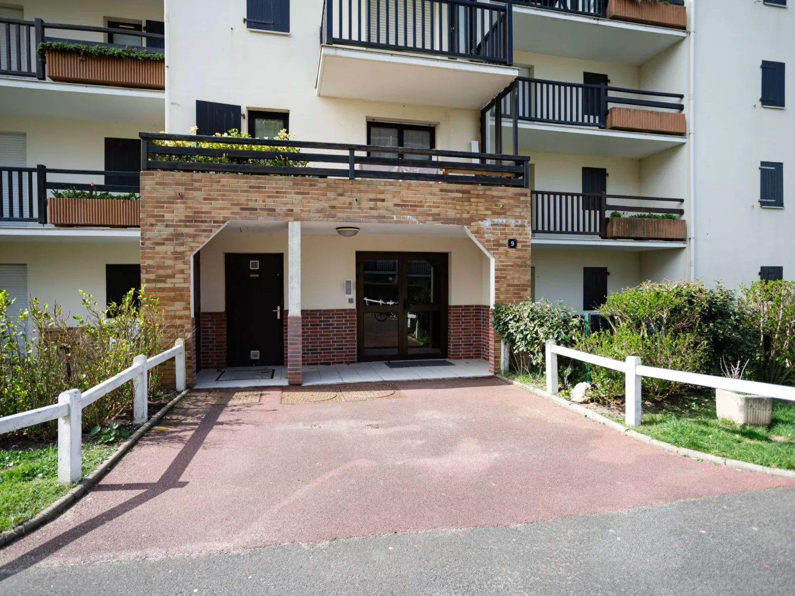 Front de Mer-Outside