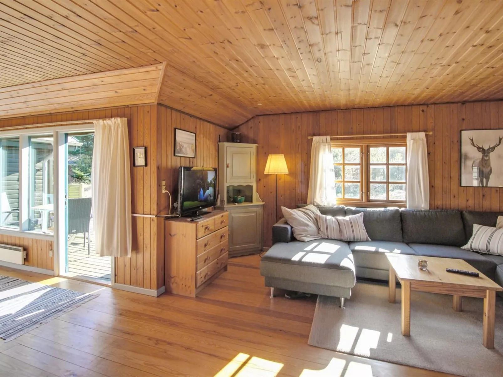 "Sigourney" - 2km to the inlet-Inside