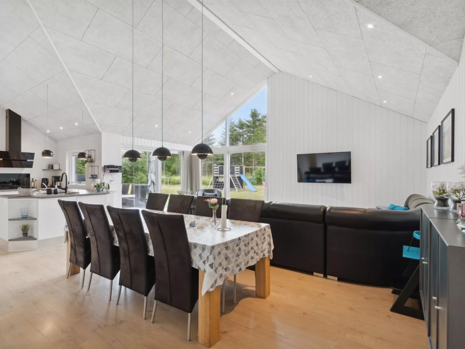 "Sunna" - 1.2km from the sea