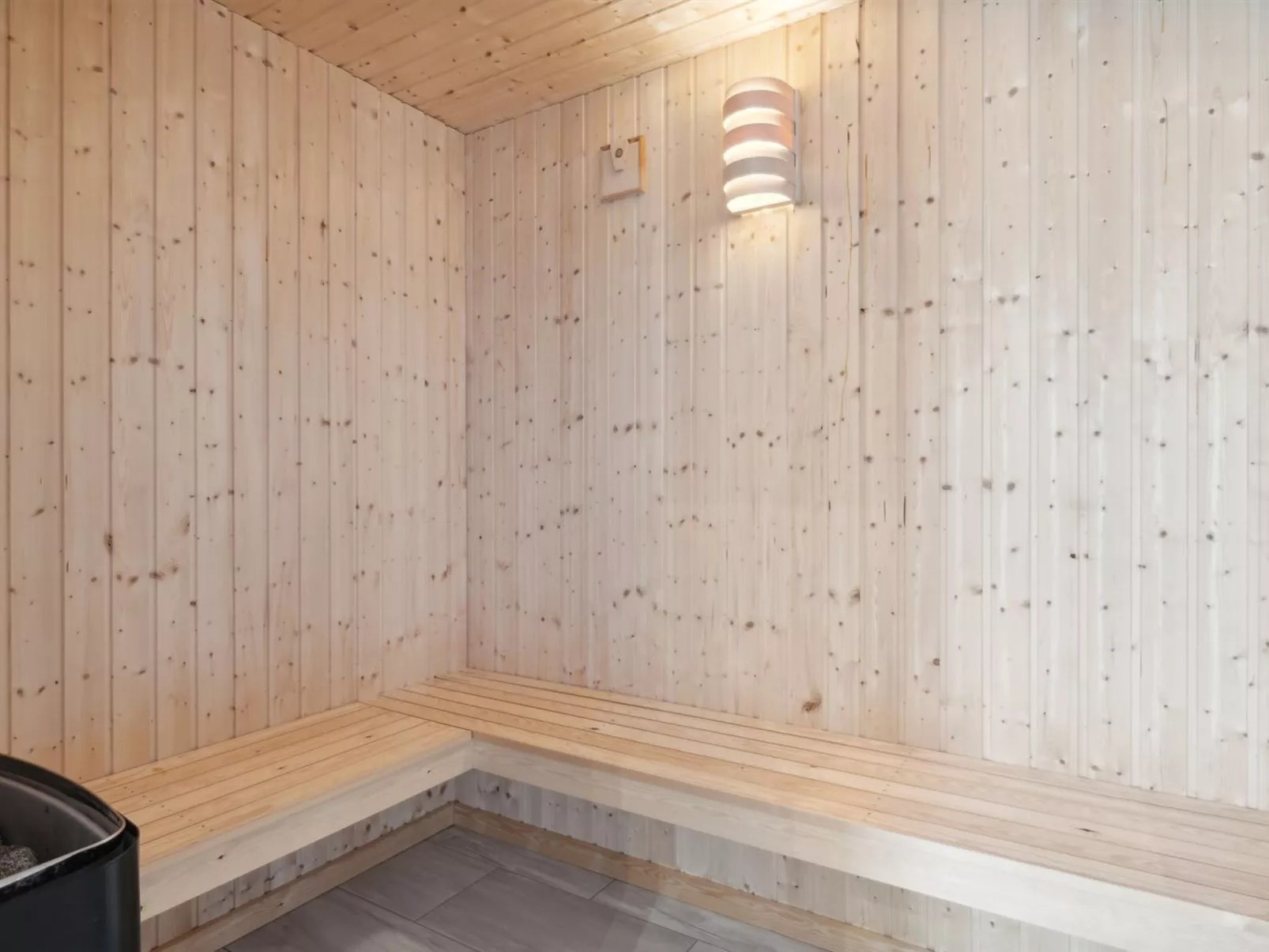 "Sunna" - 1.2km from the sea-Inside