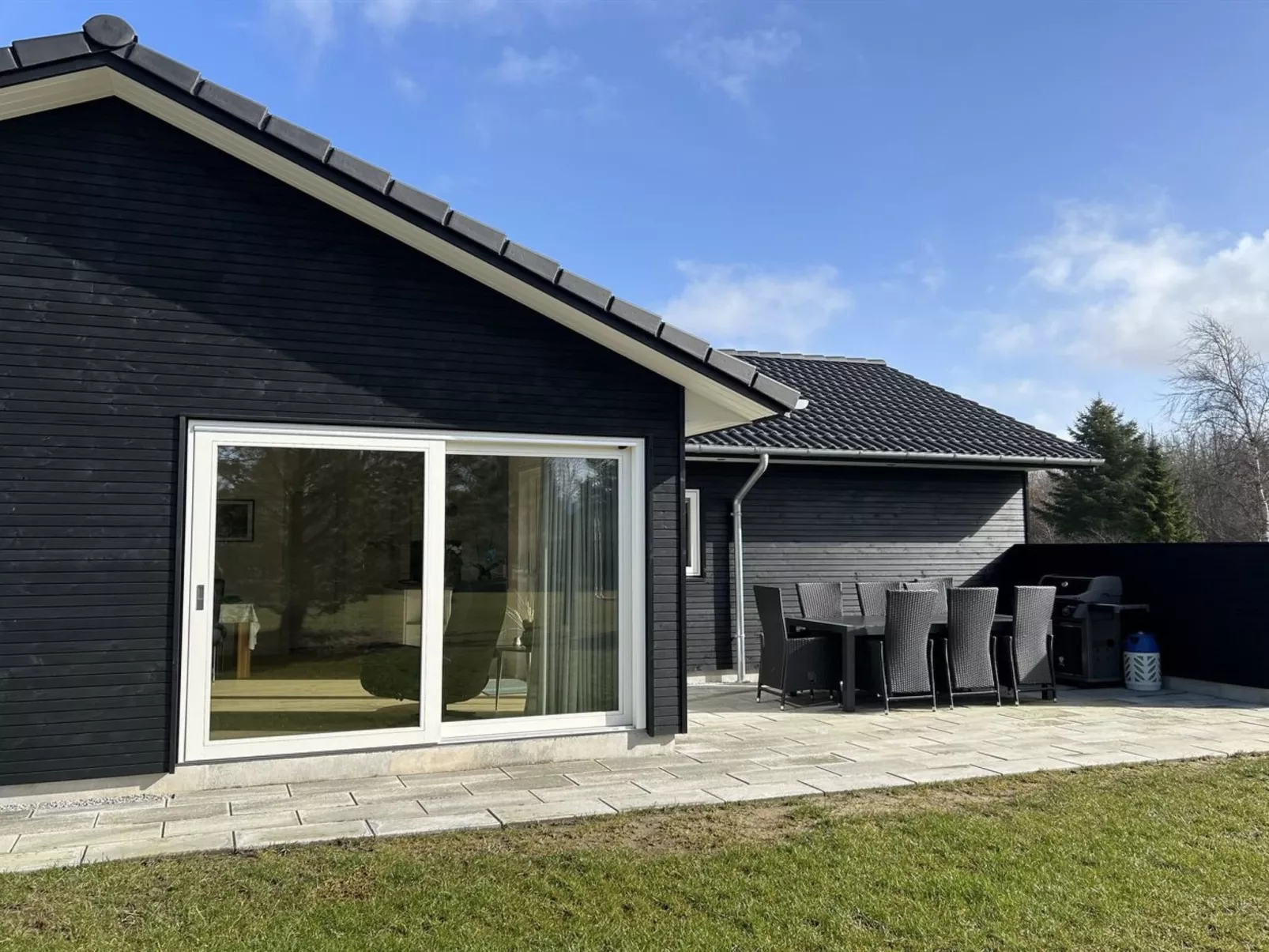 "Frederikke" - 990m from the sea-Drinnen
