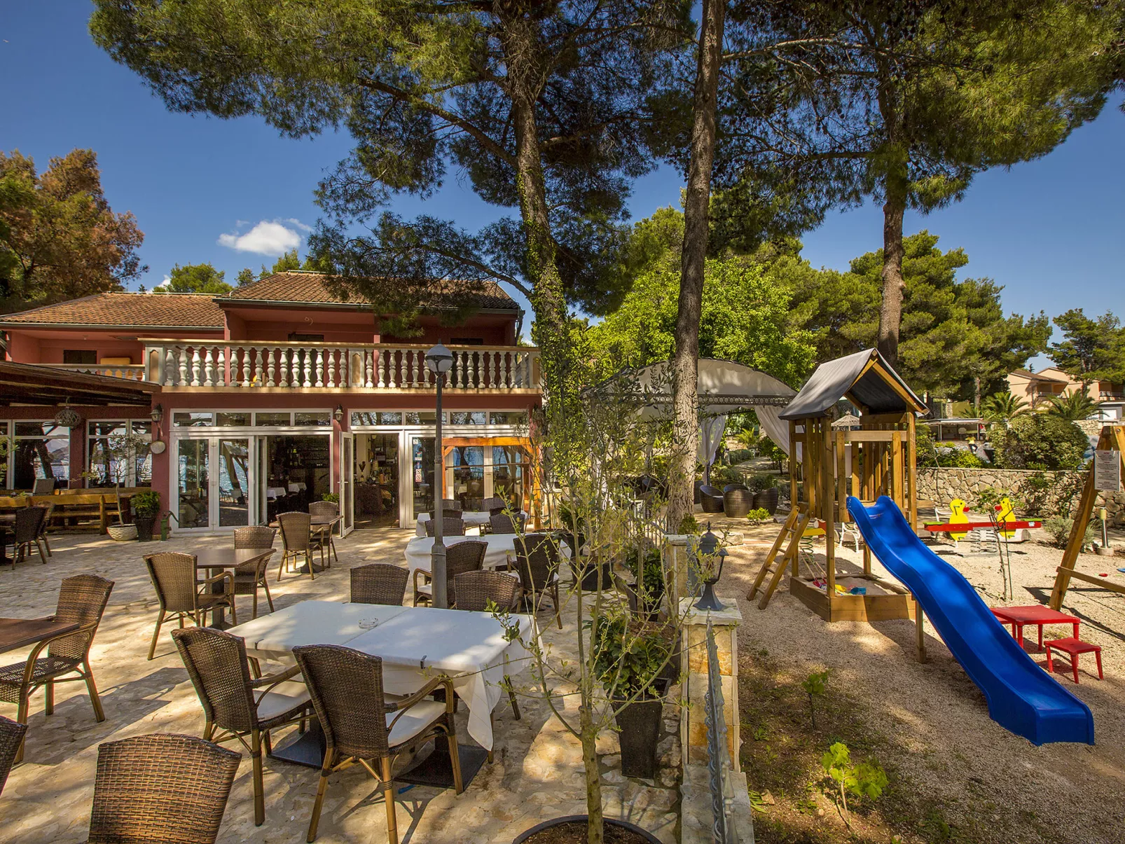 Matilde Beach Resort-Draußen