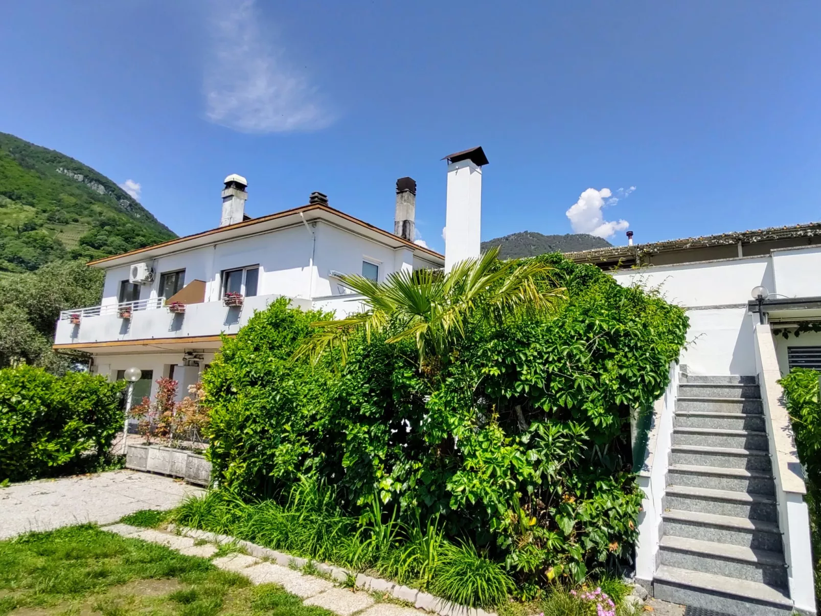 La Madonnina-Outside