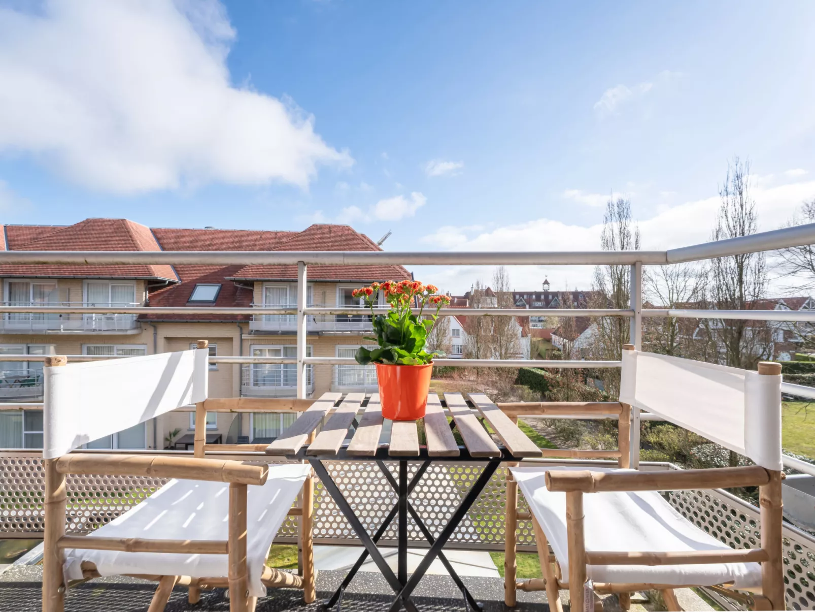 Appartment with beach cabine and parking-Outside