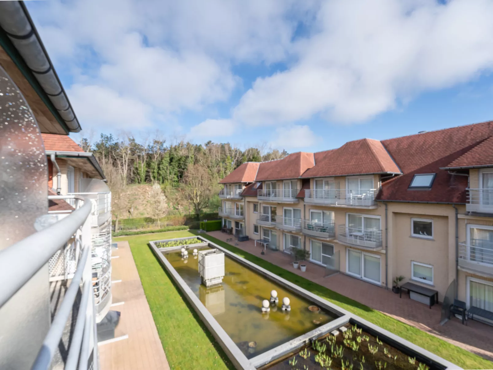 Appartment with beach cabine and parking-Outside