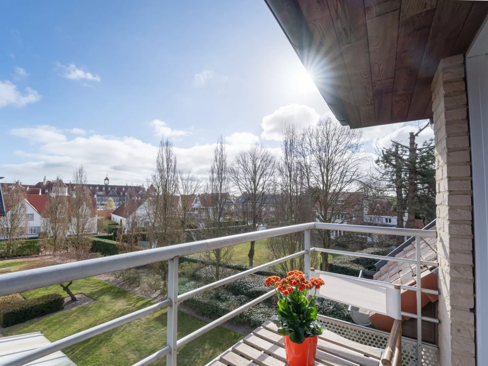 Appartment with beach cabine and parking-Outside