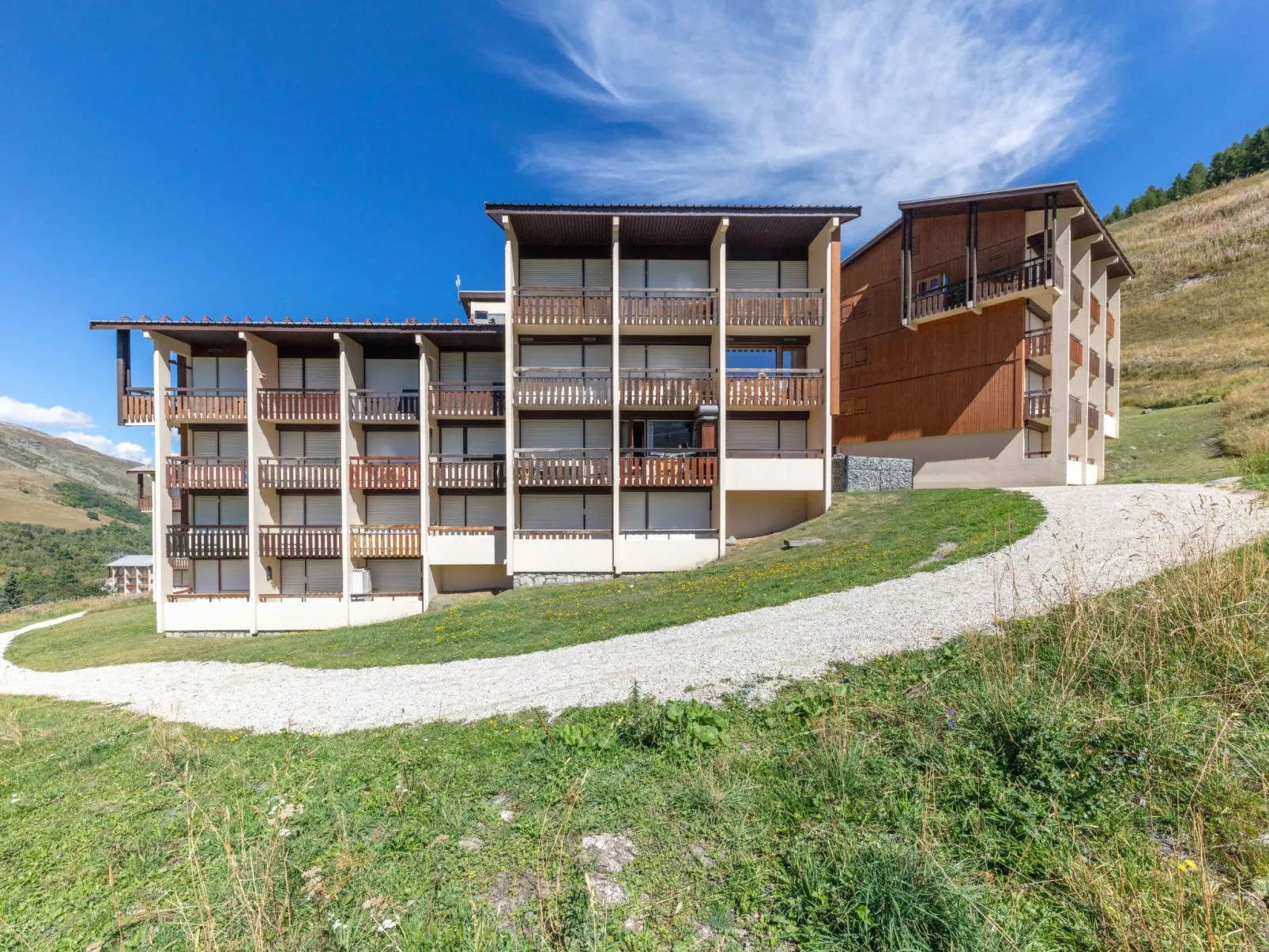 Asters 1208 Batiment B4-Outside