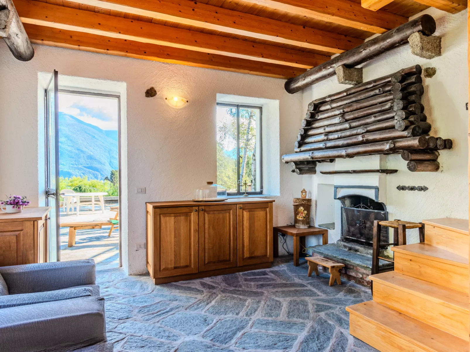 Casa di Sasso-Inside