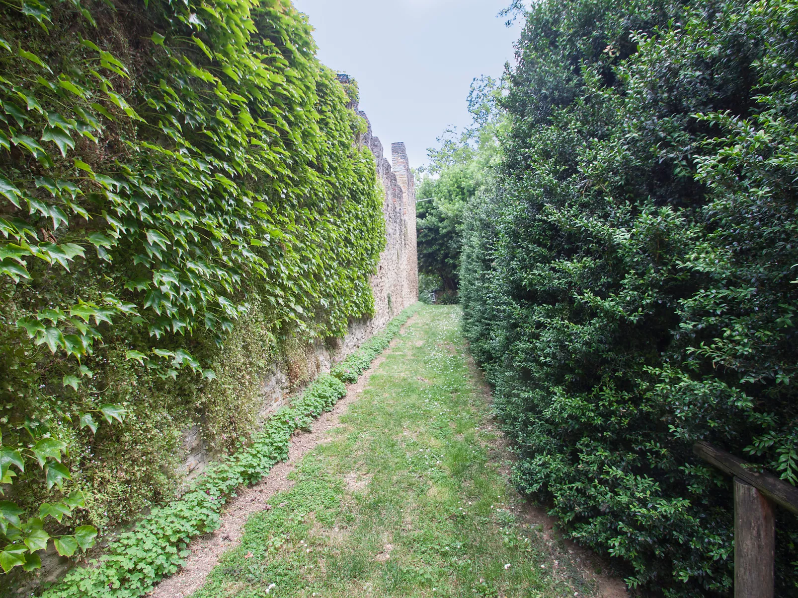 Di Magnano-Outside