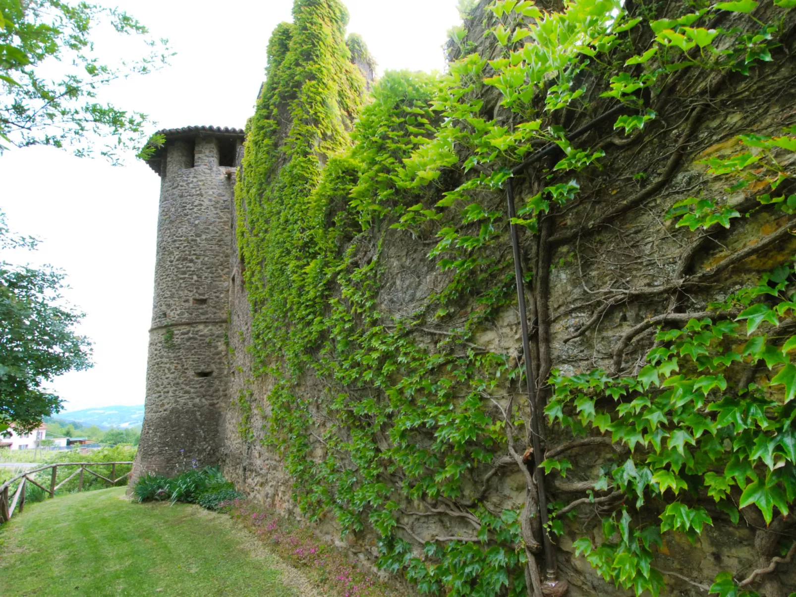Di Magnano-Outside