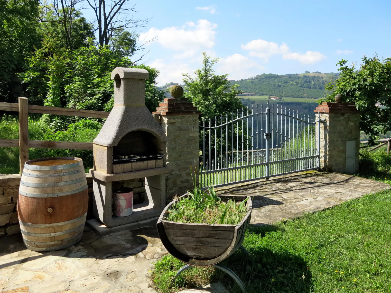 La Rovere-Outside