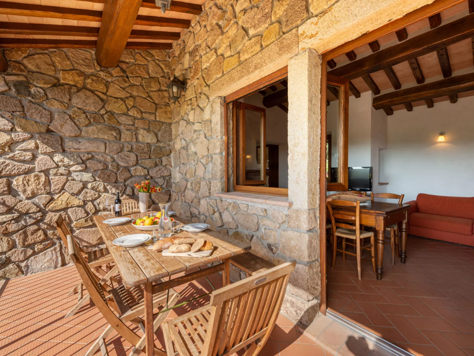 Fonte al Tesoro-Outside