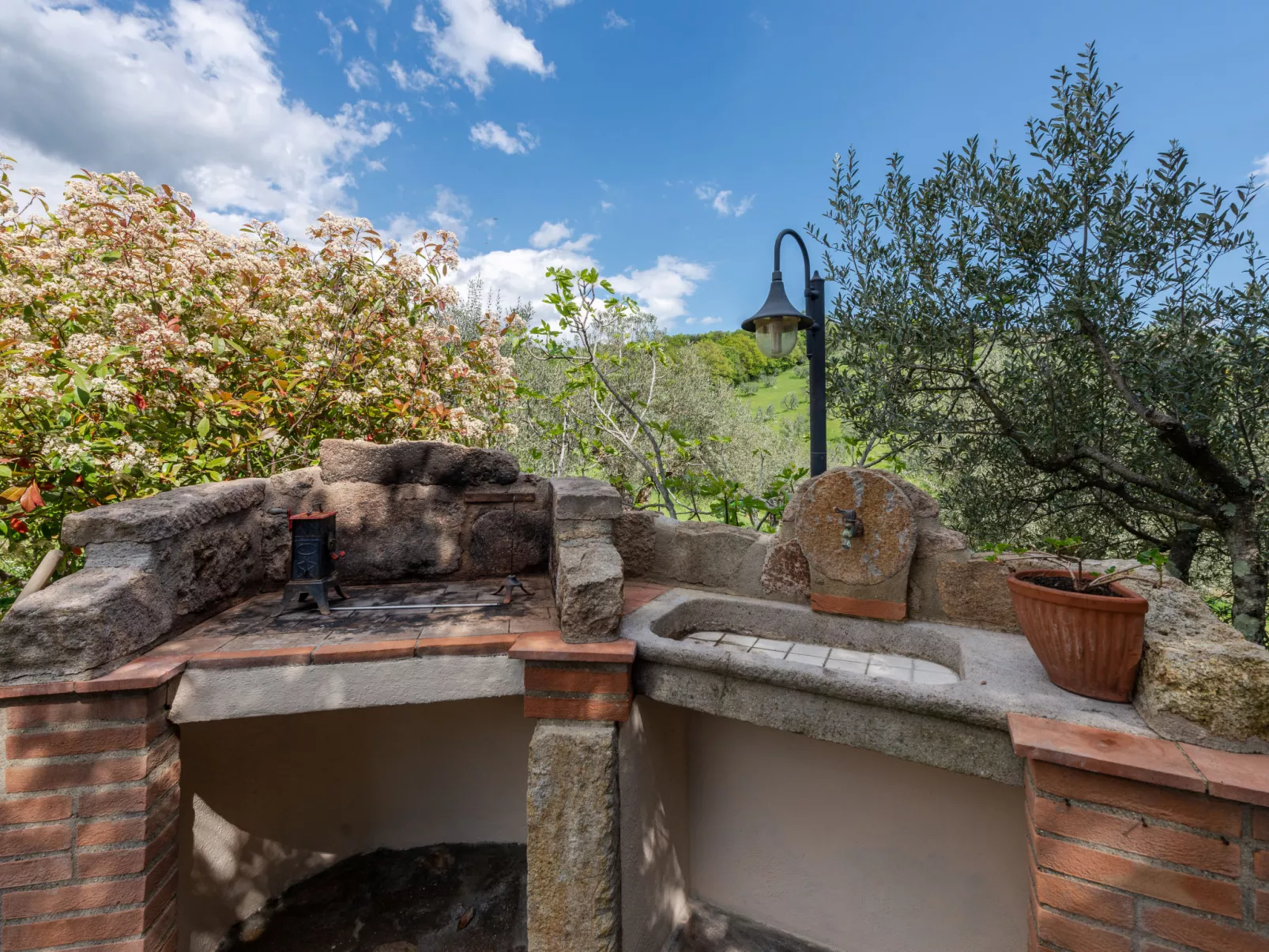 Fonte al Tesoro-Outside