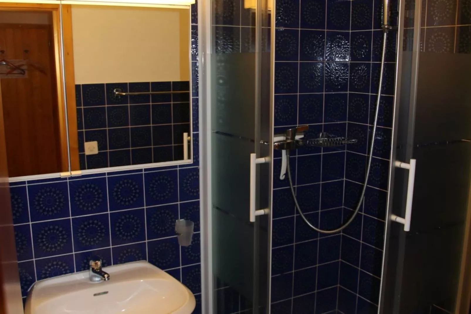 Combyre C 035 - COMFORTABLE apartment 6 pers-Bathroom