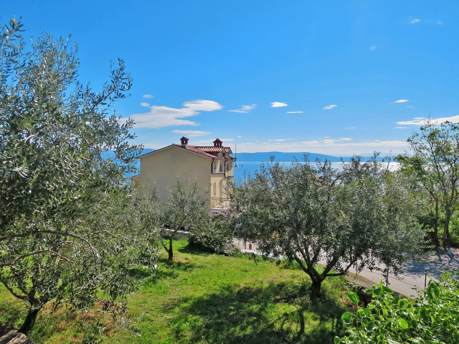 Marinella-Outside