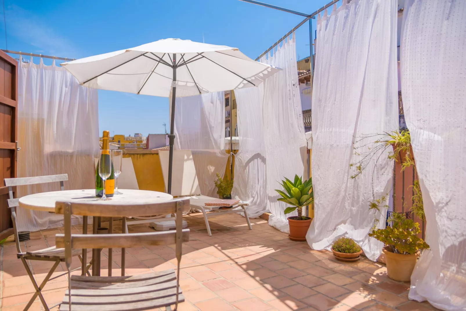 Miraclet - Adults Only-Exterior summer