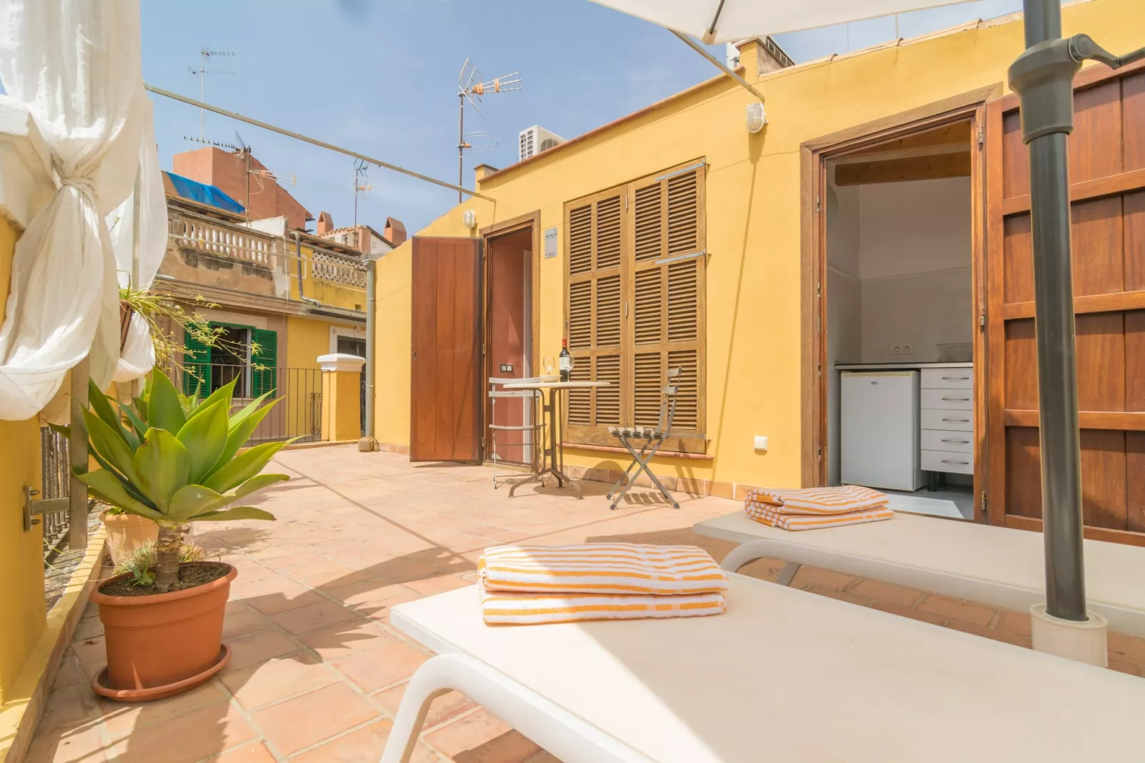 Miraclet - Adults Only-Exterior summer