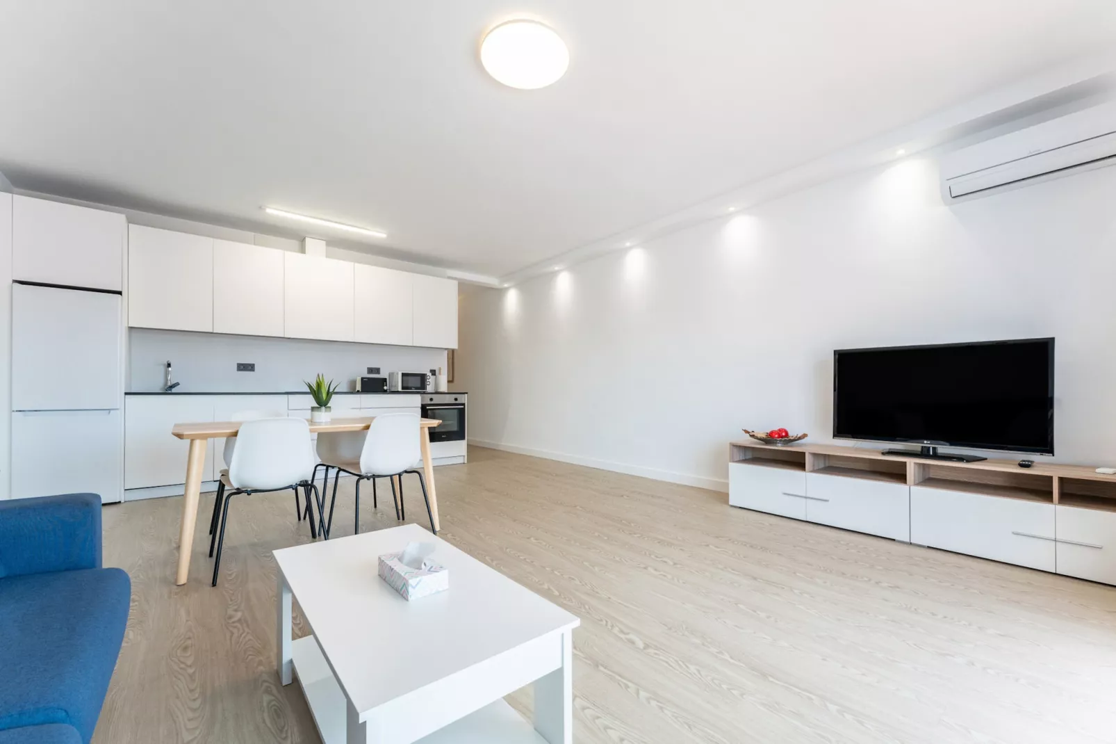 CT 328 - Faro's Butiplaya Apartment for 2-Dining room