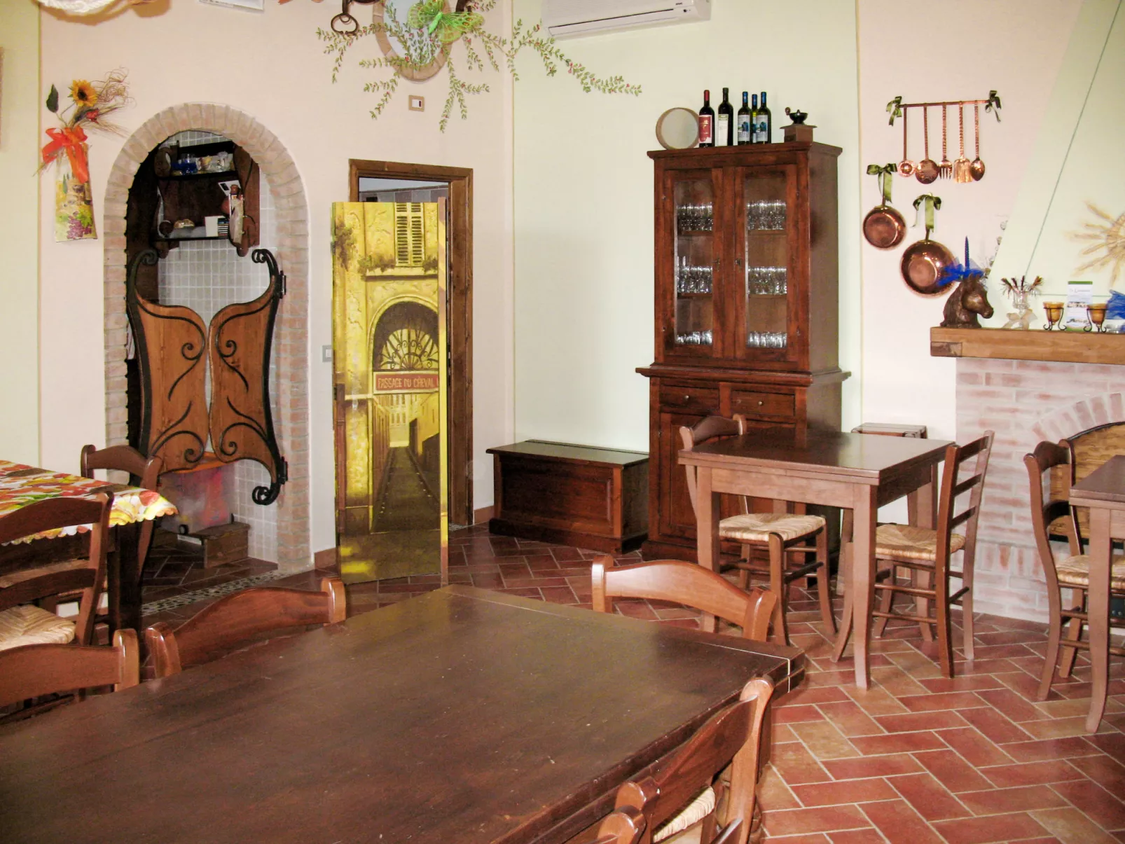 Casanuova - Vecchia Cucina (LAI132)-Inside