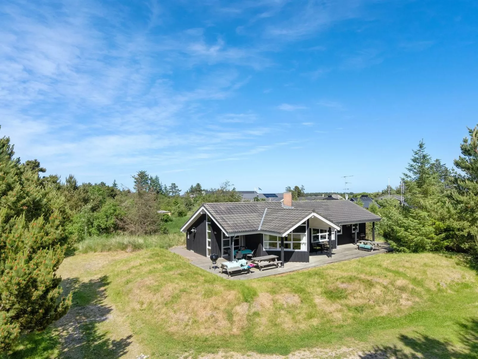 "Winder" - 1.3km from the sea-Outside