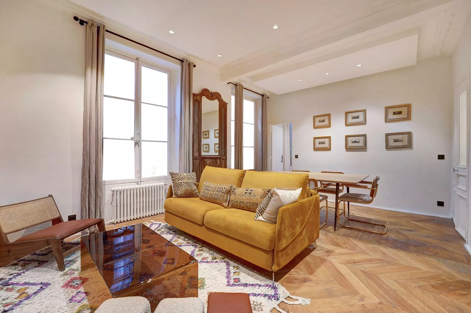 EC-55-ECURIES-Living room