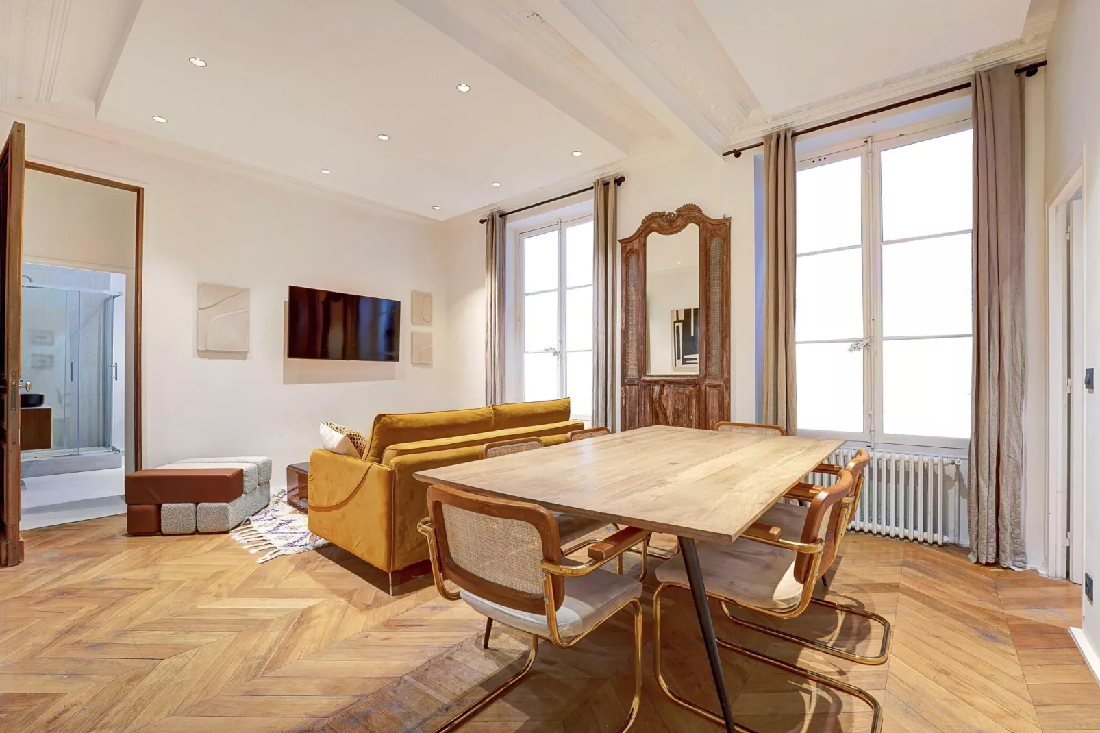 EC-55-ECURIES-Living room