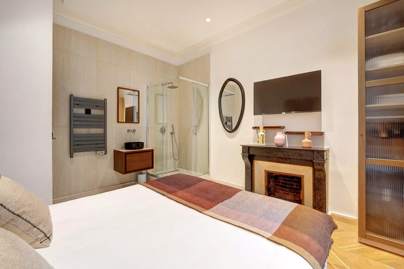 EC-55-ECURIES-Bedroom