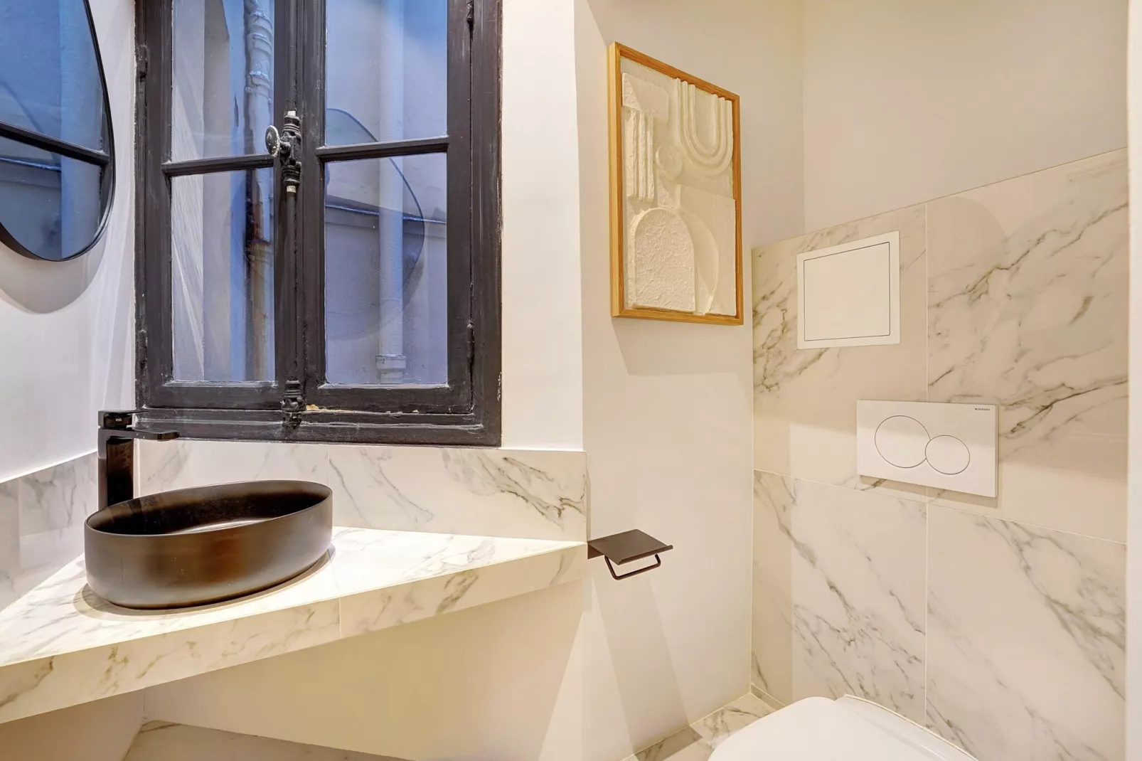 EC-55-ECURIES-Bathroom