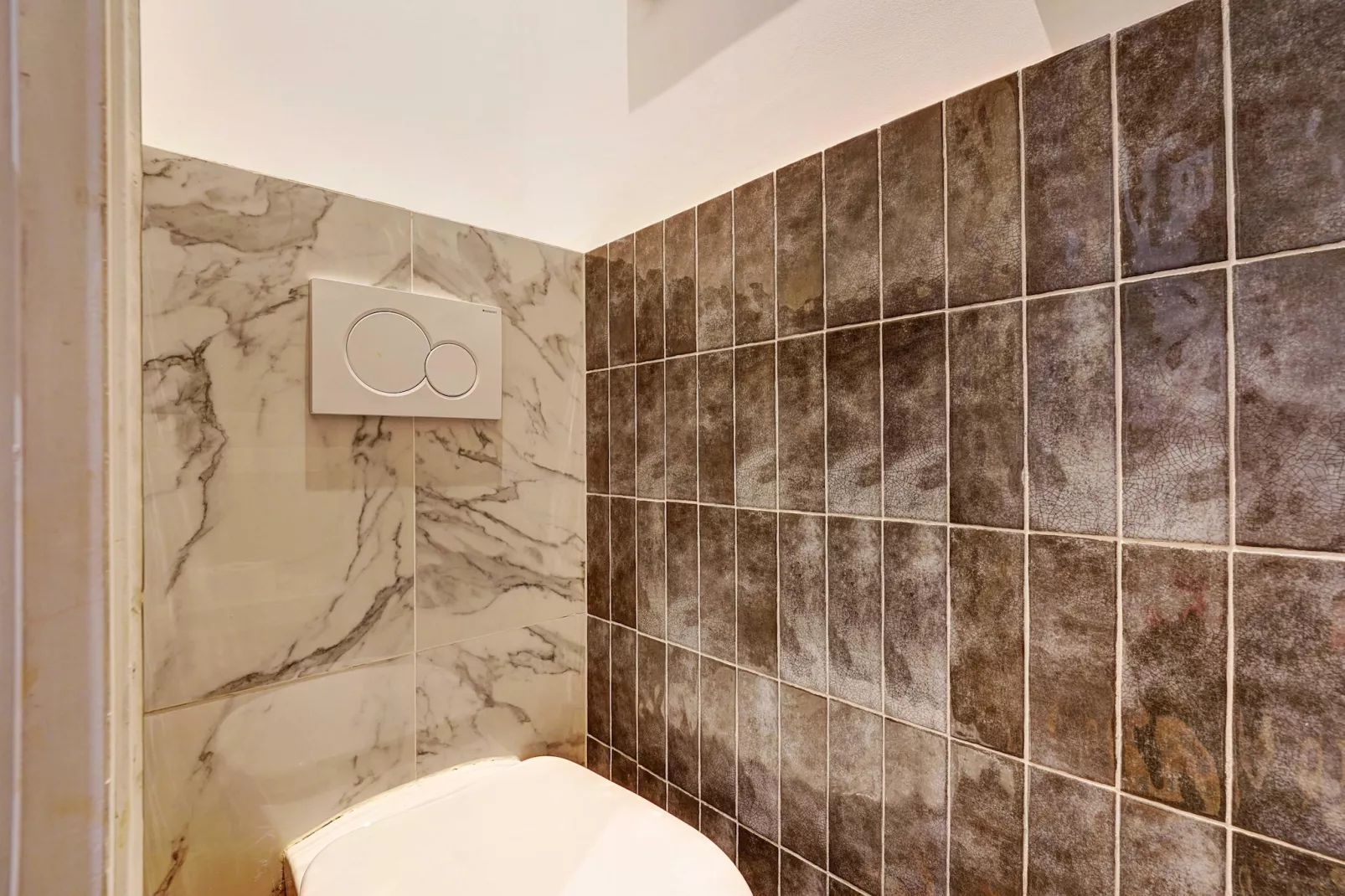 EC-55-ECURIES-Bathroom
