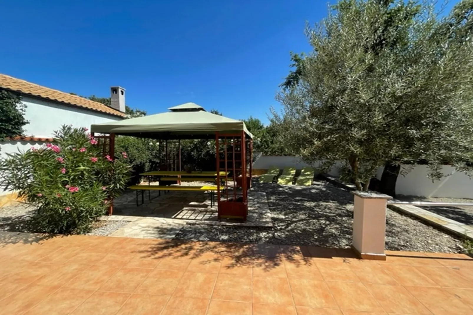 Apartment Panous 2-Gardens summer