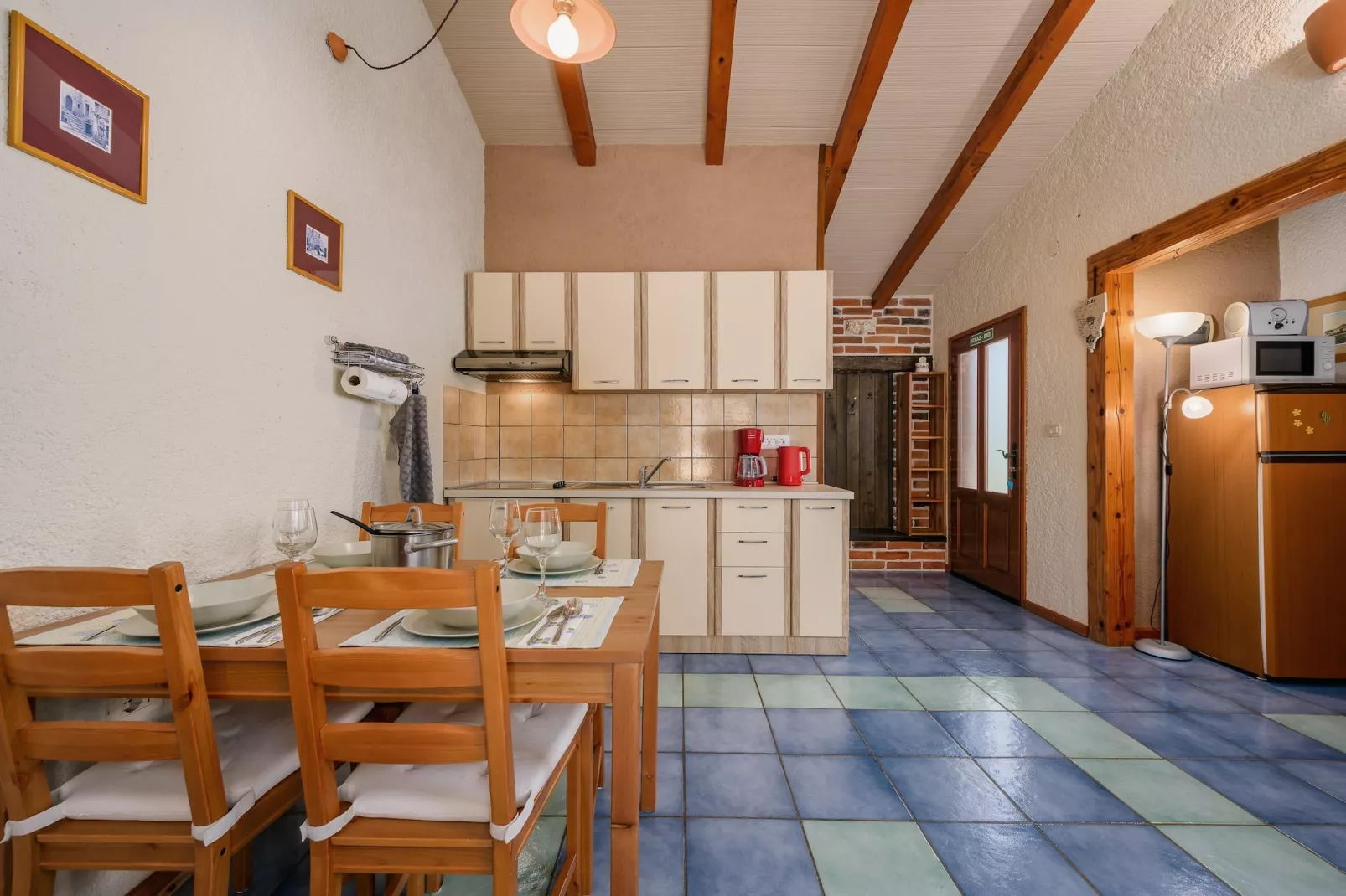 Apartment Milena- Visnjan with pool-Dining room