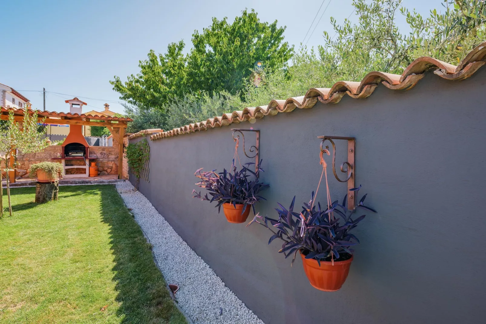 Apartment Milena- Visnjan with pool-Gardens summer