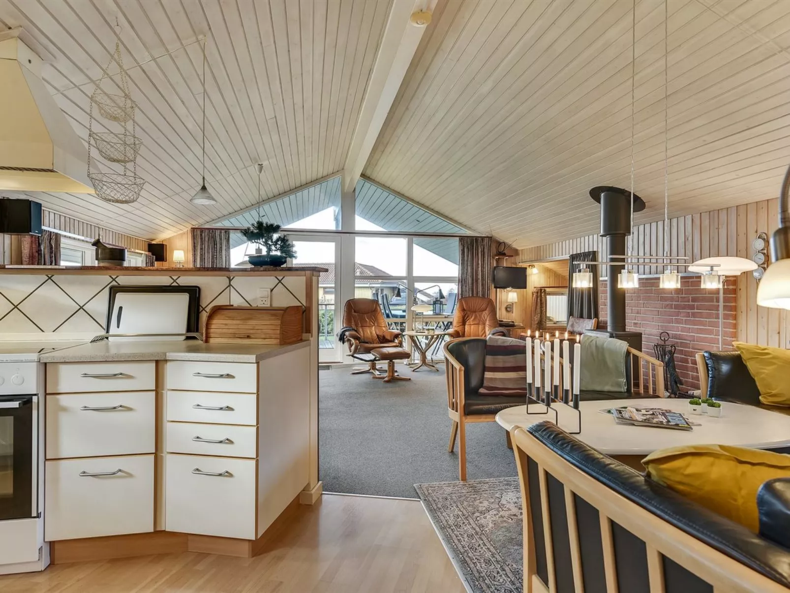 "Hjalmar" - 400m from the sea-Inside