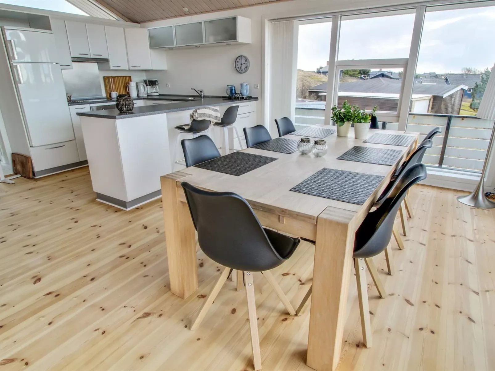 "Ute" - 200m from the sea-Inside