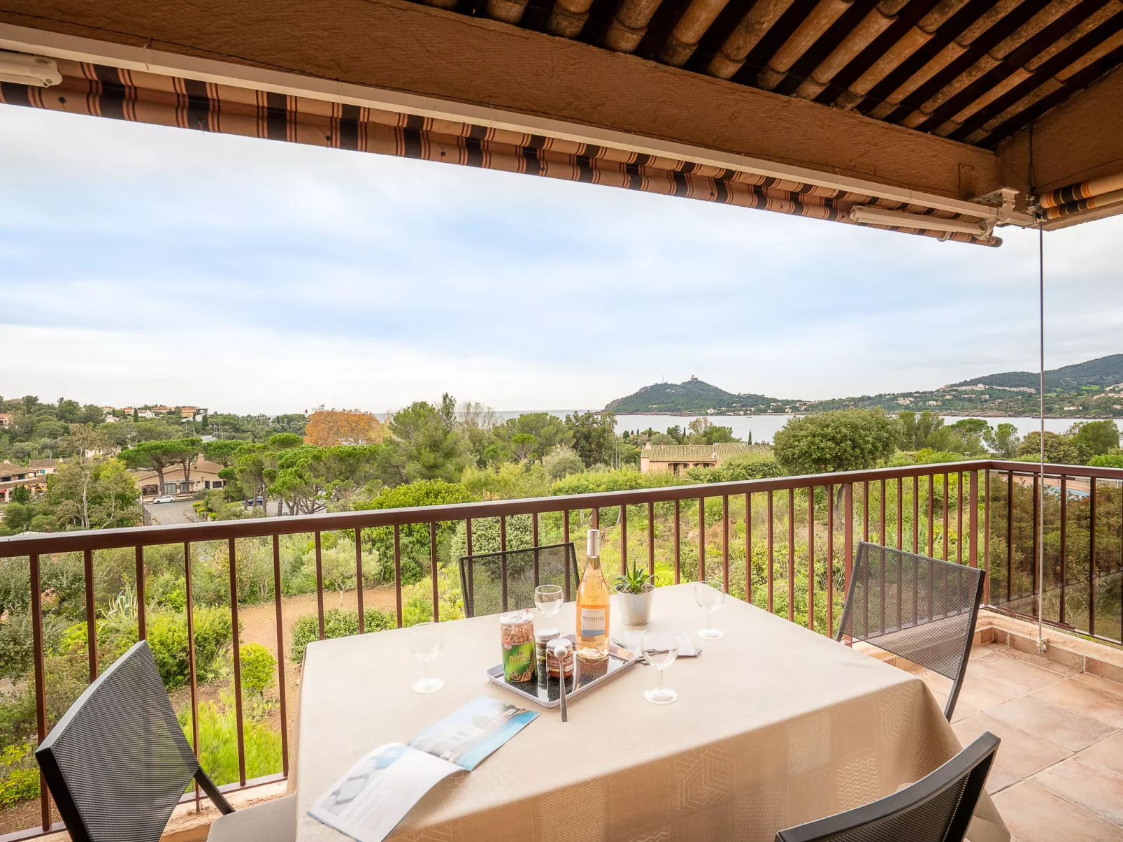 Agay Plage-Outside