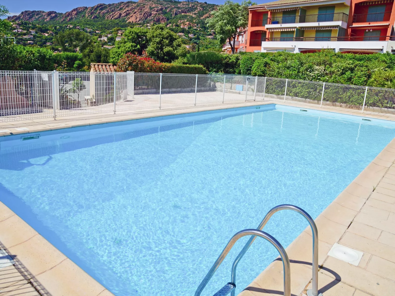 Agay Plage-Outside