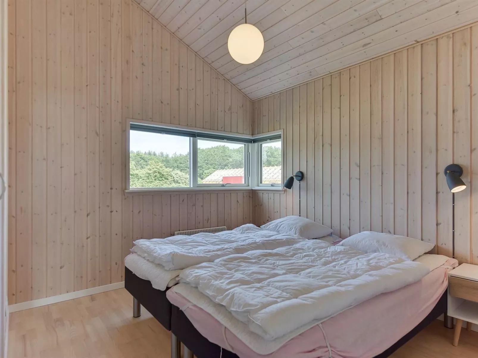 "Iorund" - 550m from the sea-Inside